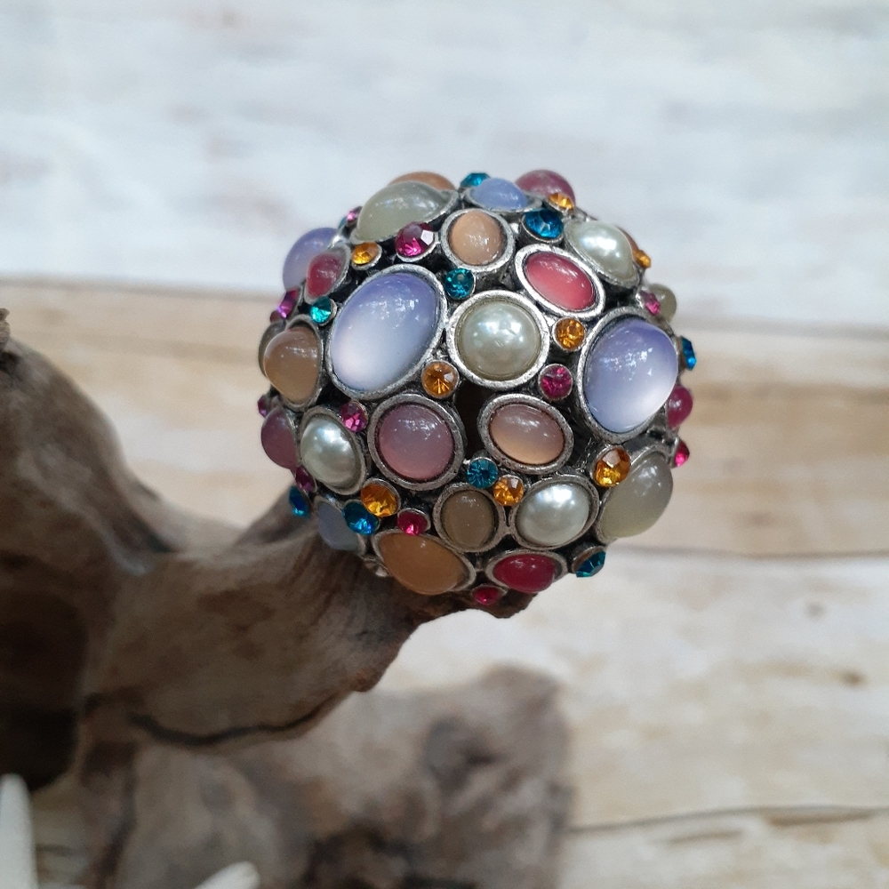 Ring multi colored faux vintage stone